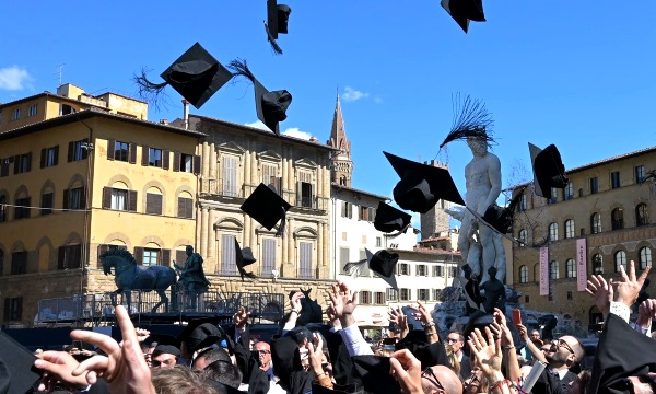 Dottorato di ricerca in Storia delle Arti e dello Spettacolo.